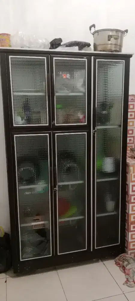 Lemari dapur alumunium