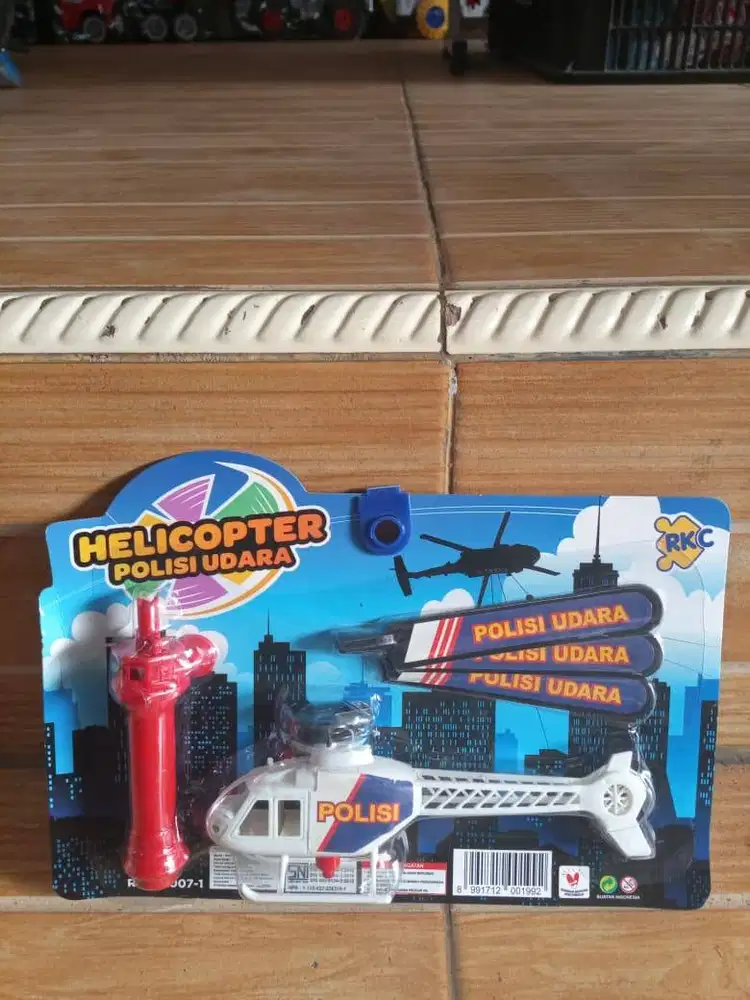 mainan anak helikopter tarik polisi
