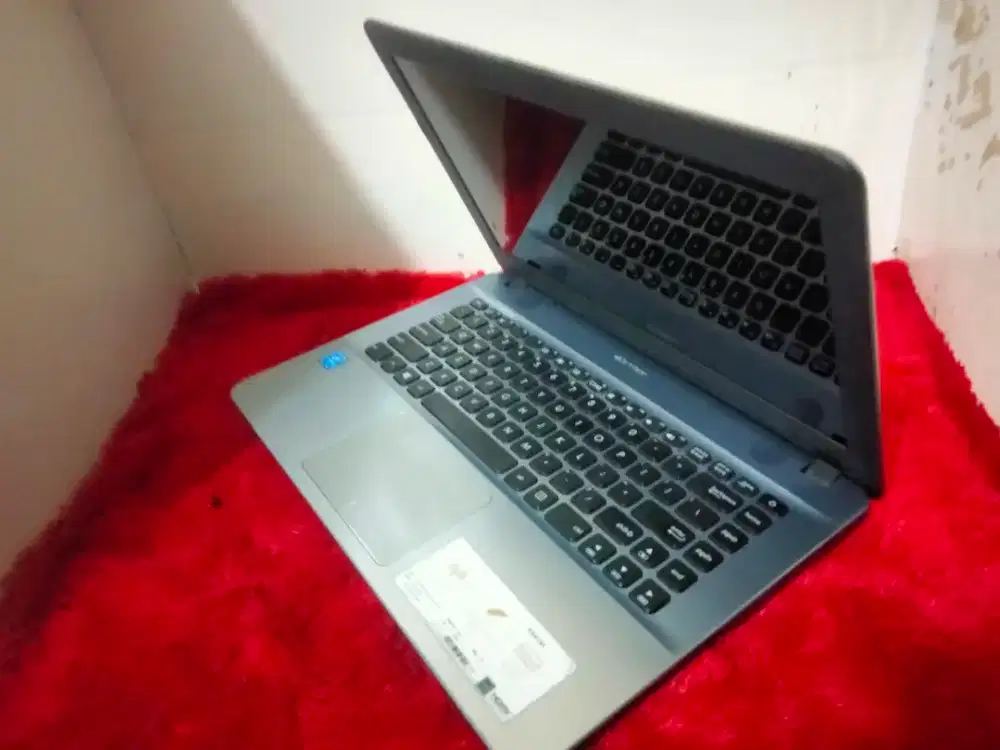 Asus x441m/Intel n4000/ram4gb/SSD 256gb/VGA Intel hd/siap pake