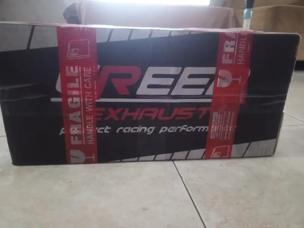 Knalpot racing dalam kondisi baru