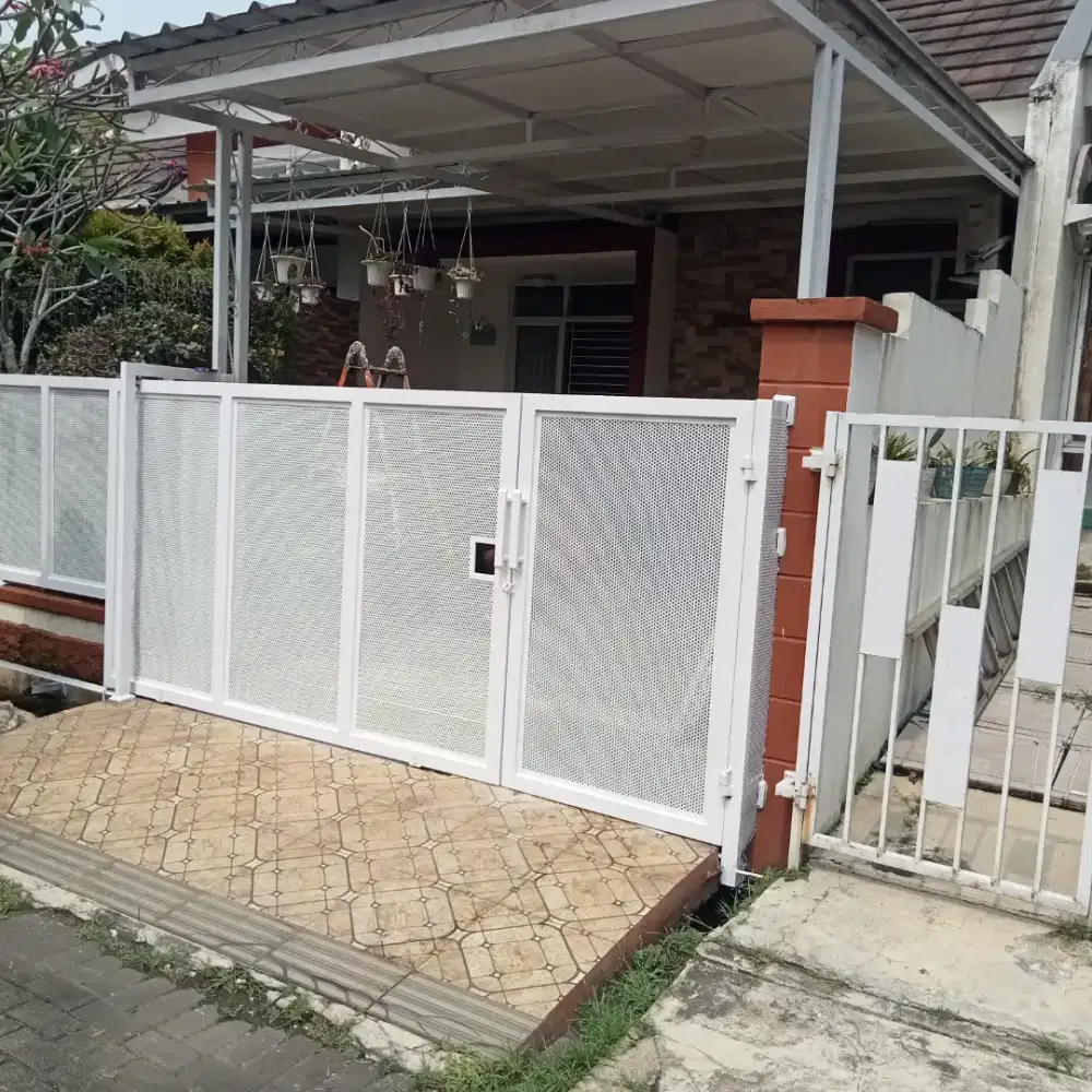 Pintu carpot / pintu dorong