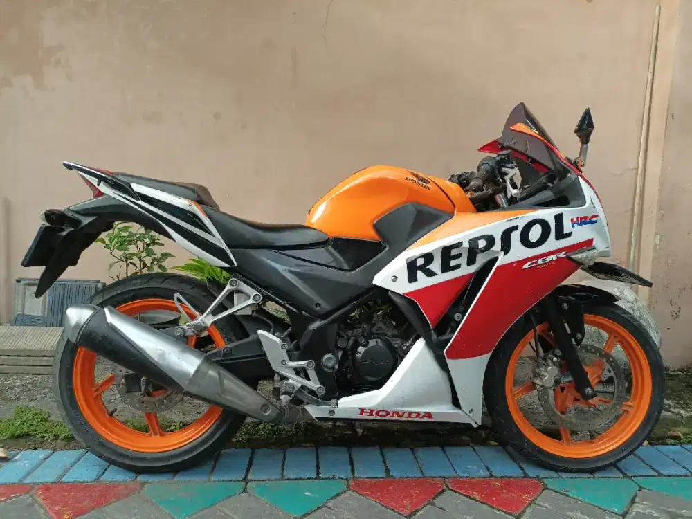 CBR 150 R Fi 2015
