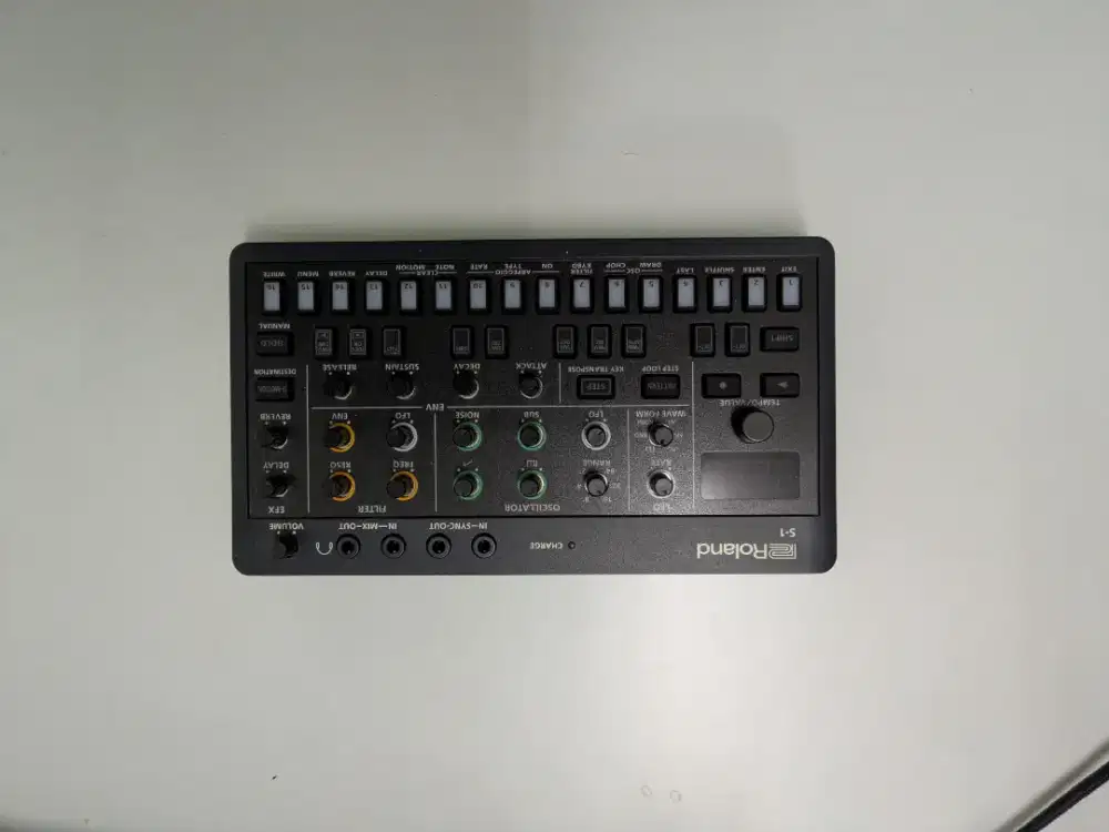 Roland S-1 Tweak Synthesizer