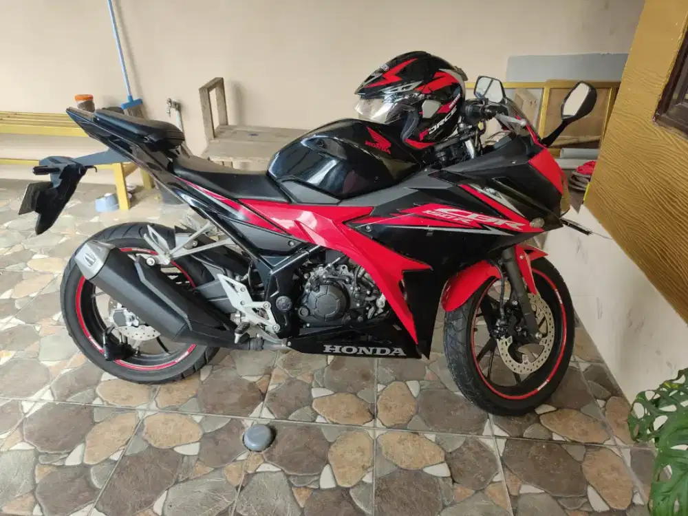 Motor Bekas Honda CBR 150 R Tahun 2018