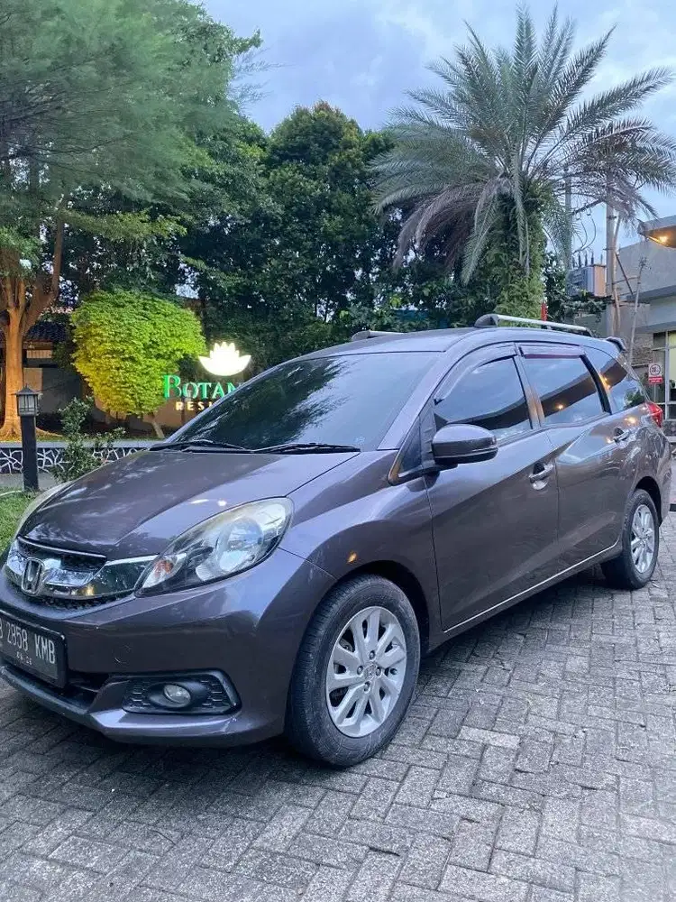 Honda Mobilio E Th 2016 a/t Abu2 Metalik Terawat DP 5 Jt