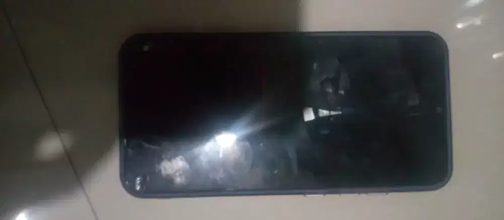 Jual hp Vivo y91c normal minus ada retak di bawah