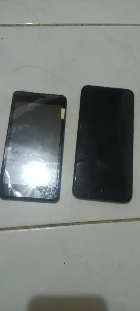 Di jual hp Samsung A 20s sama Advan borongan kondisi mati 200rb minat
