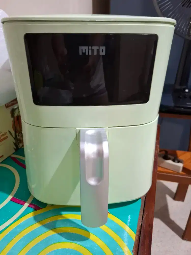 Airfryer/penggorengan tanpa minyak mito