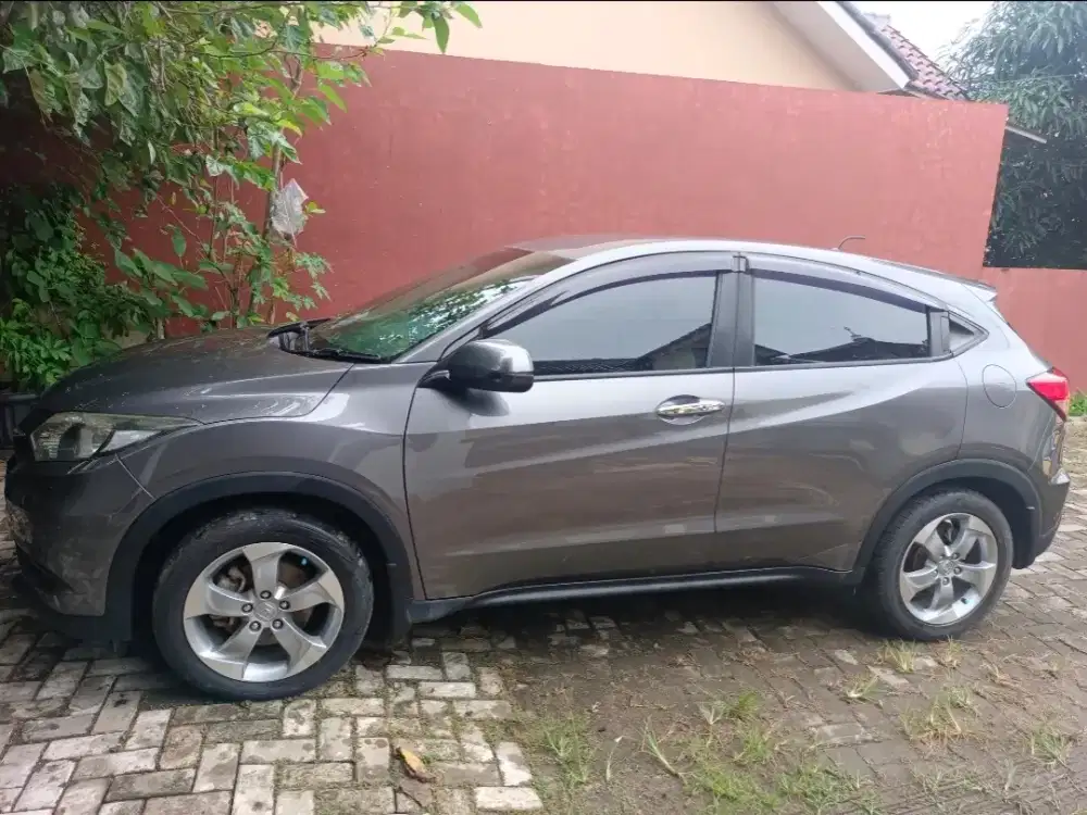Dijual HRV th 2017 type E Matic pajak panjang
