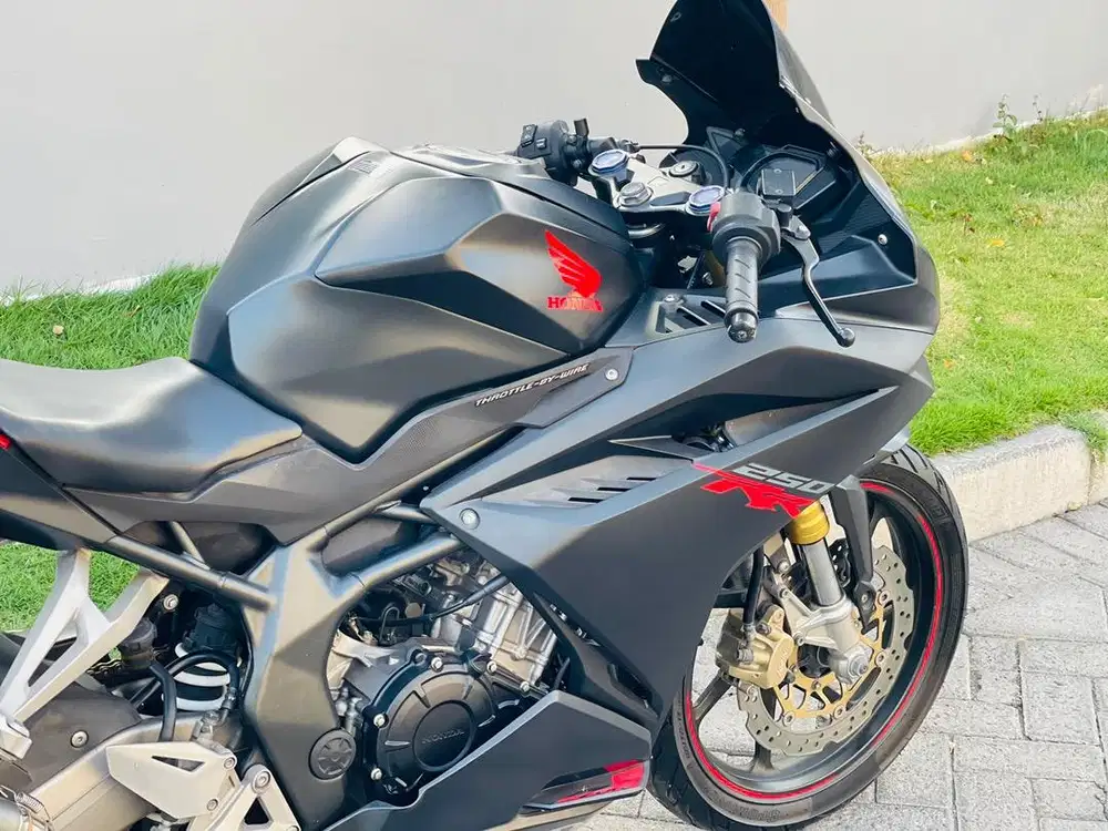 Honda cbr250rr black matte plat L pajak on cbr 250rr hitam
