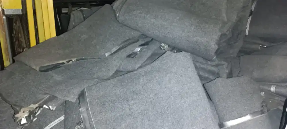 1 Lot Karpet Bekas Pameran