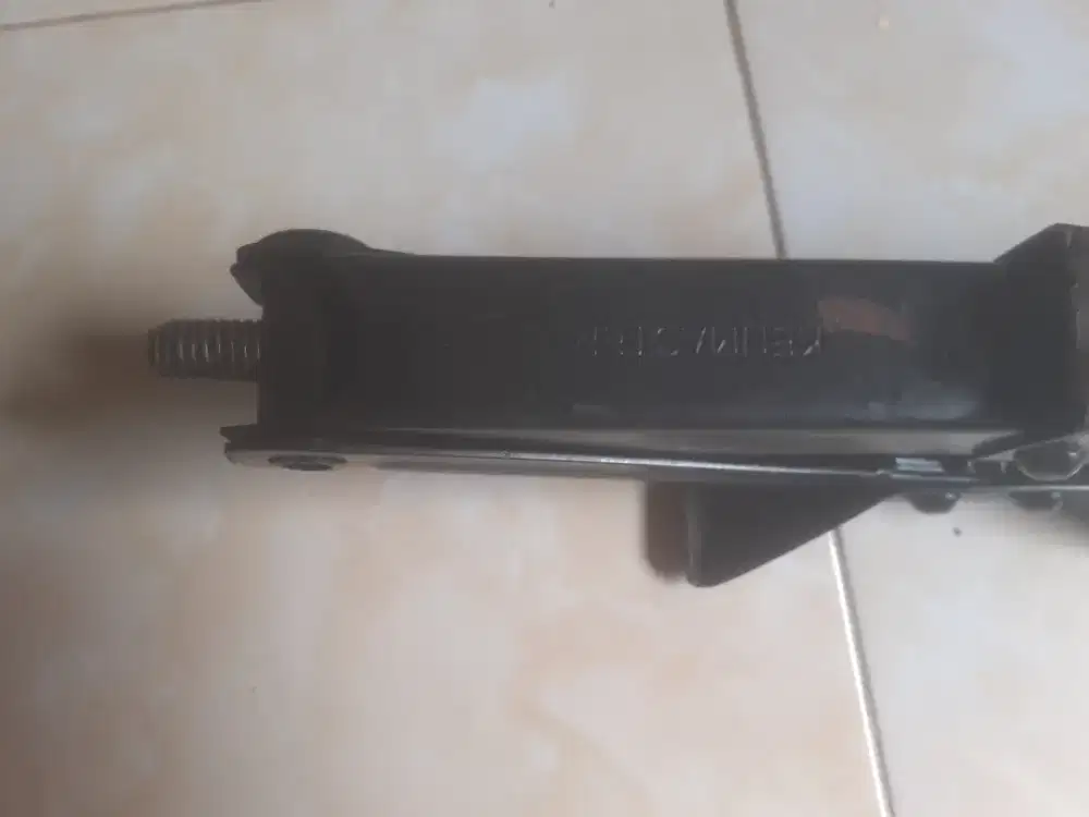 Dongkrak MOBIL Minibus