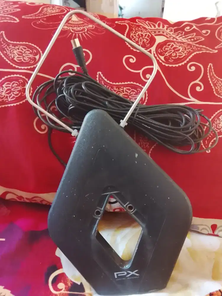 Jual tvdan perlengkapan 2.5k nego tipis