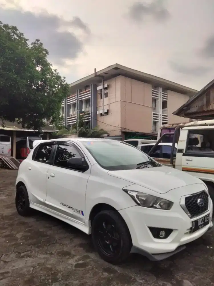 Datsun Go 2 baris Putih Manual 2016
