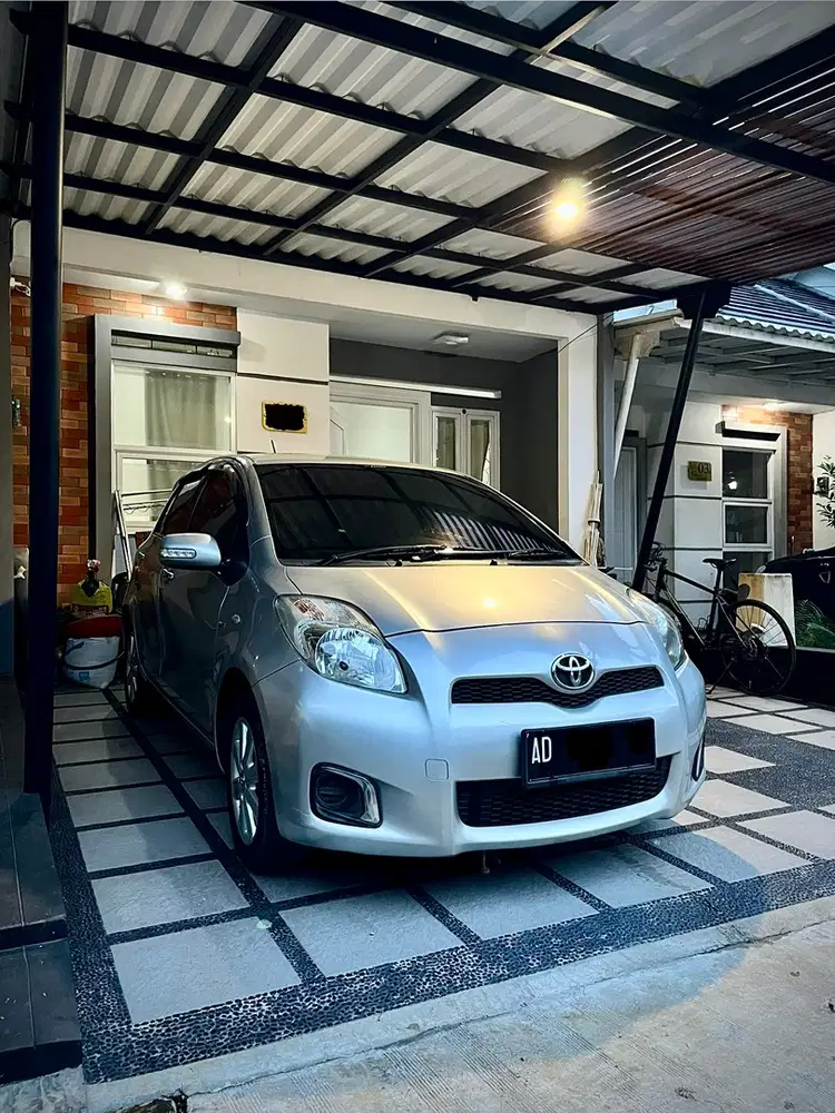 Toyota Yaris 1.5 J MT 2012 Original