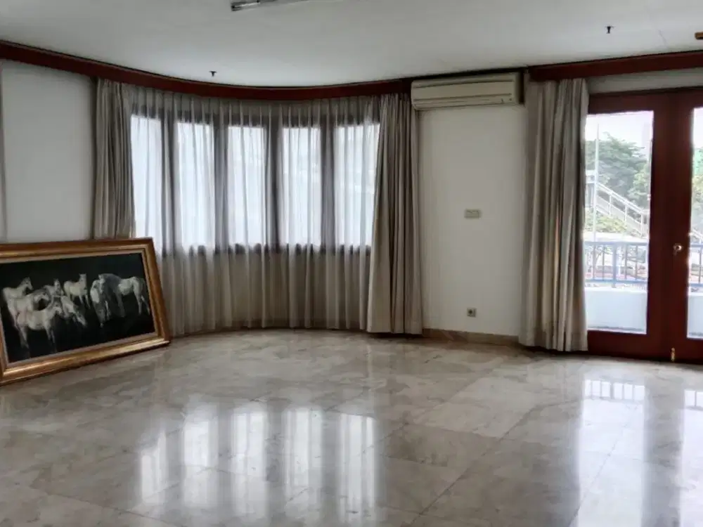 DIJUAL Apartemen Park Royale Lantai Rendah