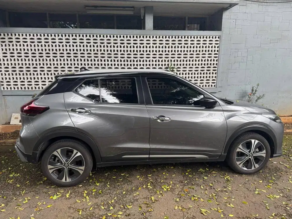 Nissan Kick e-power , twotone, registrasi 2022, barang apik, Hybrid.