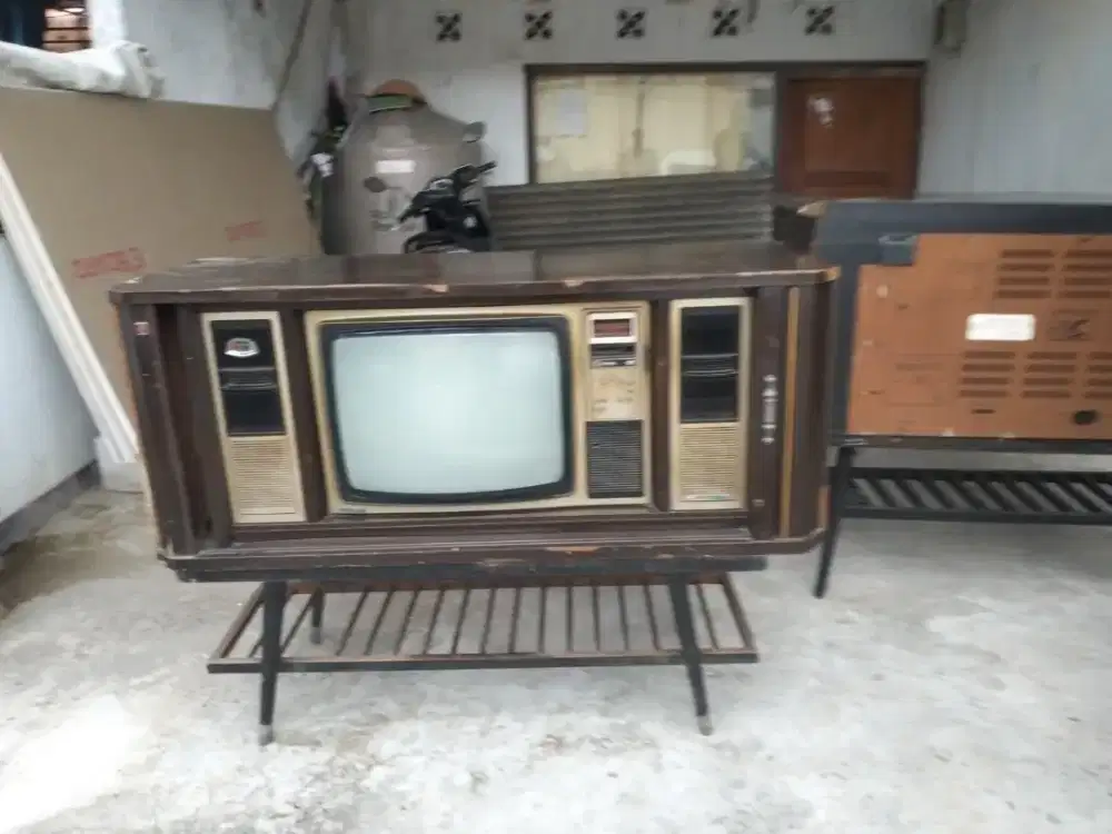 Tv Jadul merk National Quintric 20inch Hanya untuk pajangan