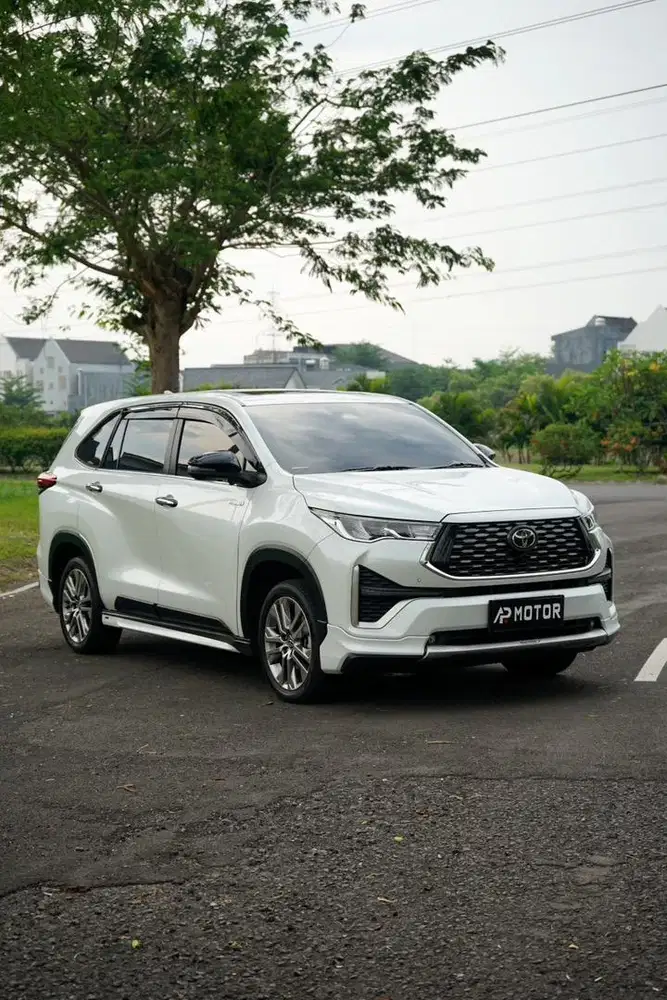 Innova Zenix 2.0 Type Q Hybrid CVT TSS RSE Modellista White 2023