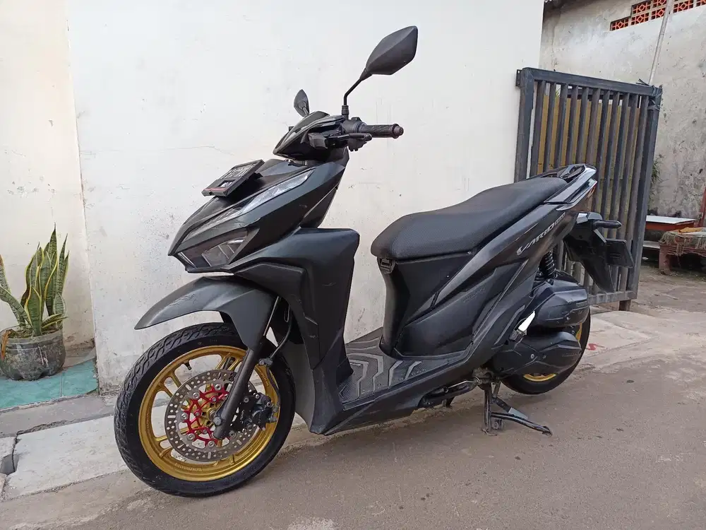 Di jual cepat vario led new 150 2018 kyles siap pakai