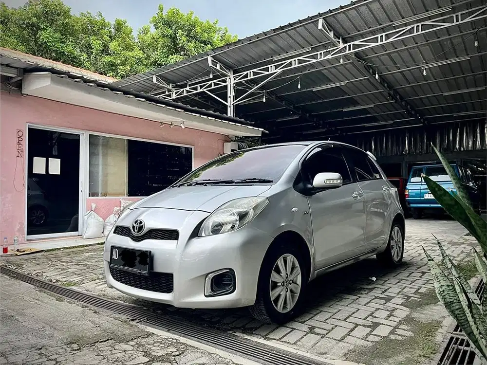 Toyota Yaris 1.5 J MT 2012 Original