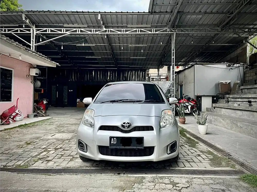 Toyota Yaris 1.5 J MT 2012 Original