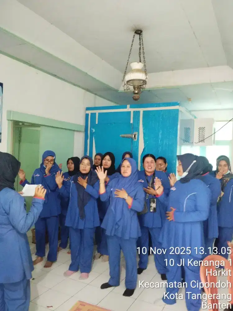 Memasarkan produk cimory