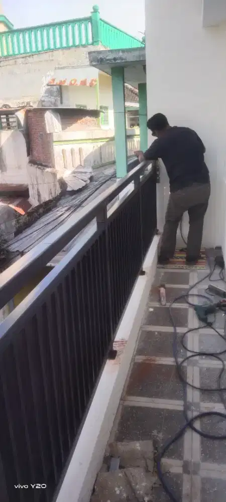 Balkon besi kanopi bangun rumah murah