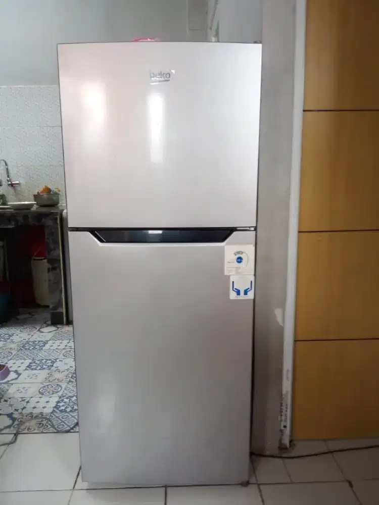 Kulkas 2 pintu merek beko