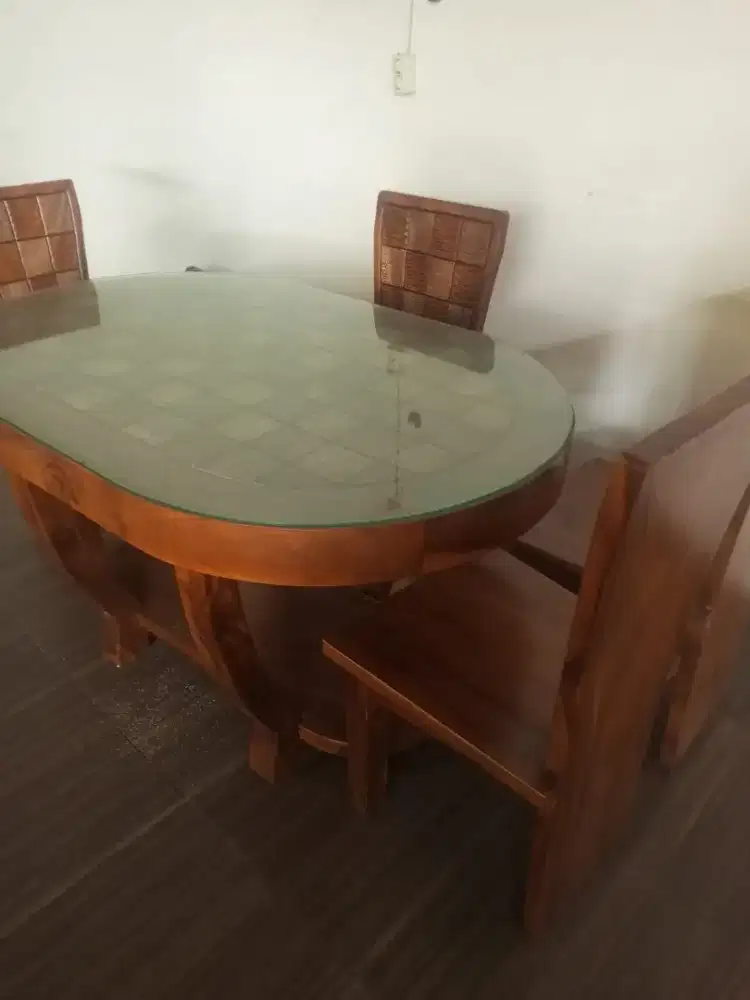 Meja makan kayu jati