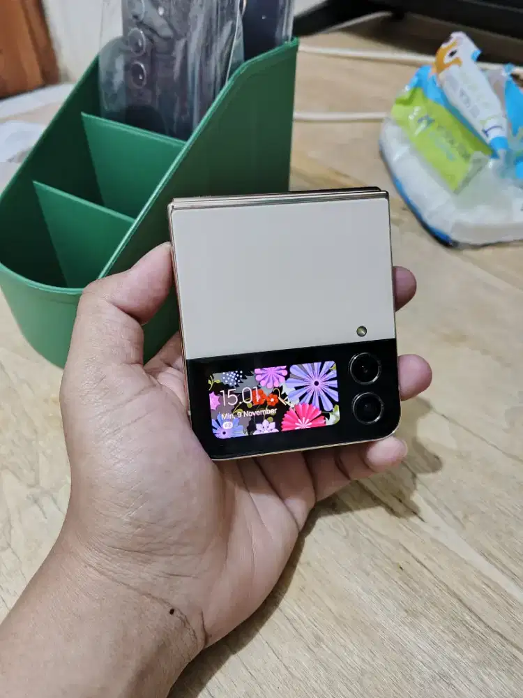 Jual ‎Samsung Z Flip 4 5G
‎Ram 8/256 GB
‎Resmi Sein Indonesia