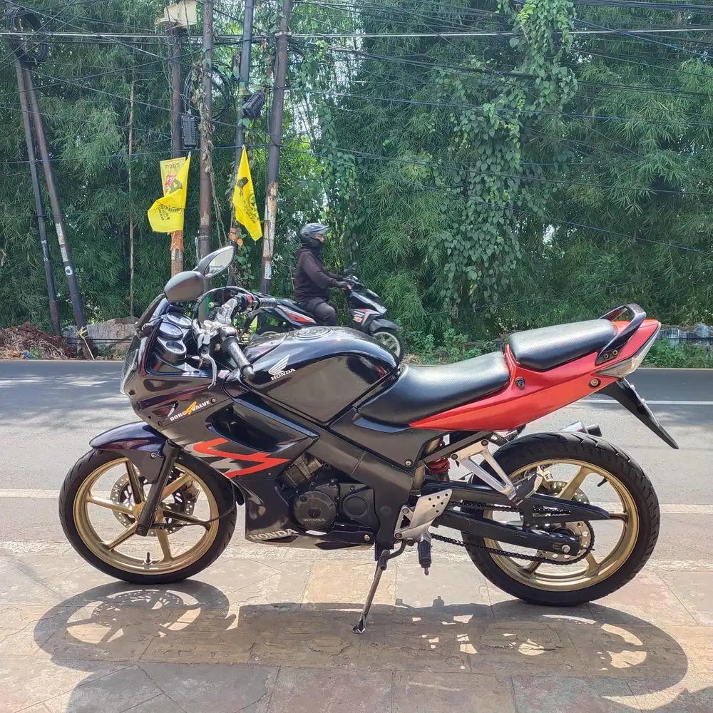 Honda CBR Thailand 2006 (Bagus Lengkap)
