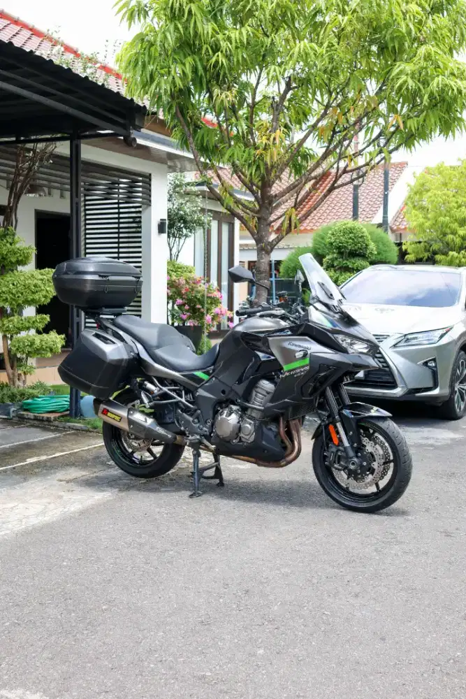 Kawasaki Versys 1000 FP Full Paper, kondisi seperti baru.