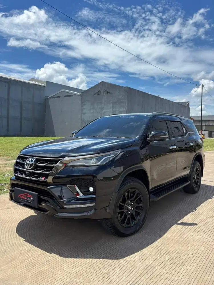 Toyota Fortuner VRZ 2.8 GR SPORT 2022 Automatic ( Hitam Metalik )