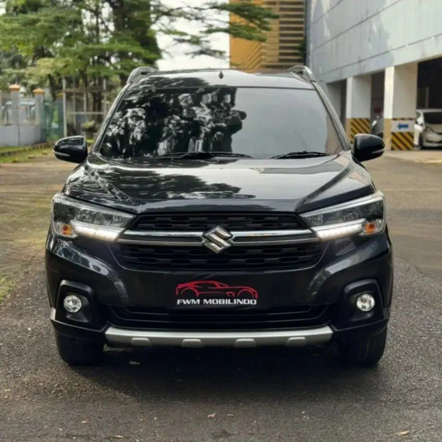 suzuki xl7 alpha 2022 hitam