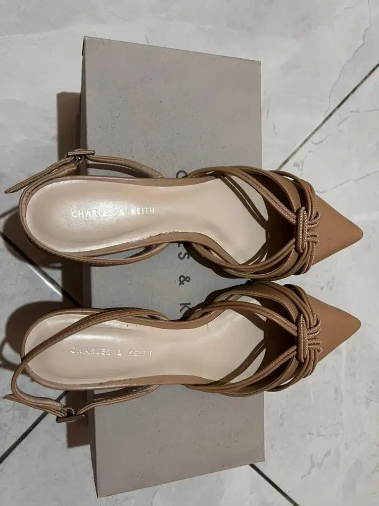 Sandal CK  ORI, baru sekali pakai