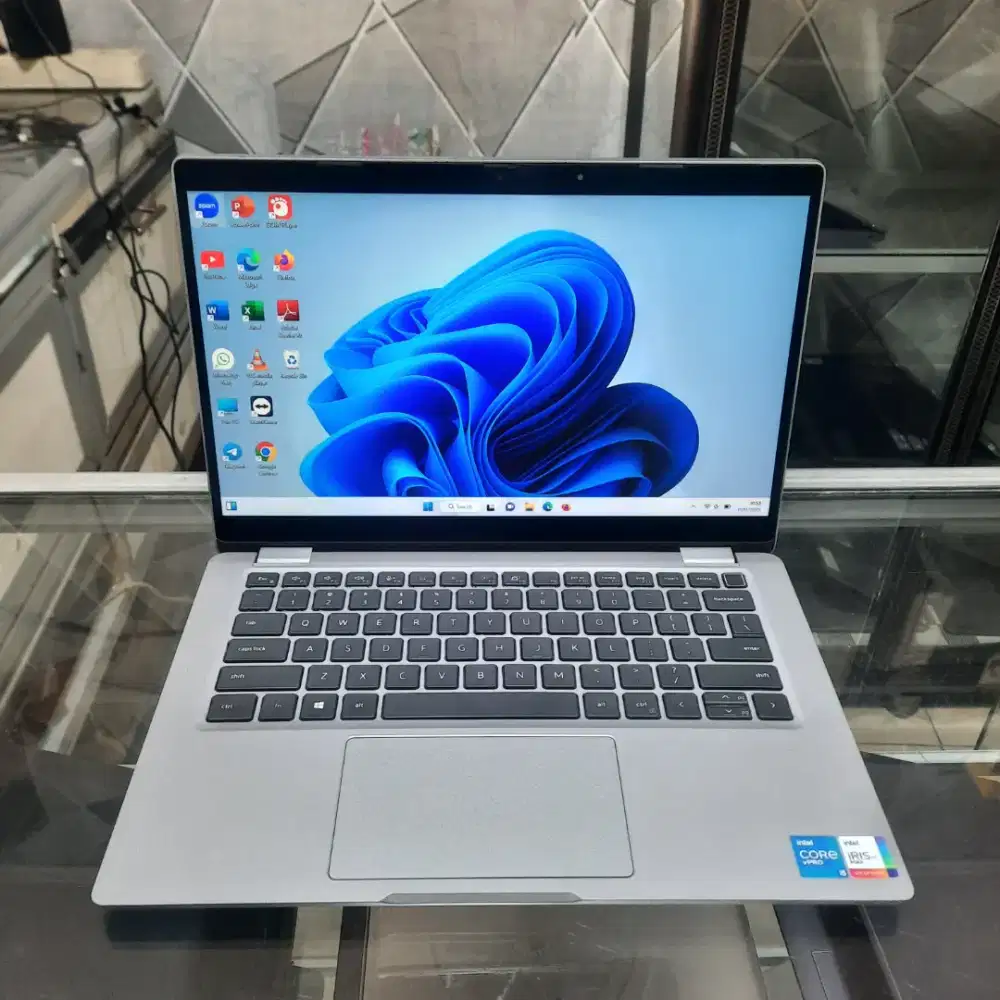 Dell 5320, Core i5 gen 11, RAM 16GB, SSD 256GB, 13,3 in FHD Flip