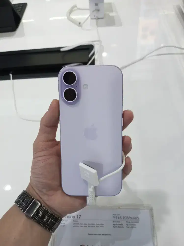 Cicilan bunga 0% dan gratis 2 bulan angsuran iPhone 17 series
