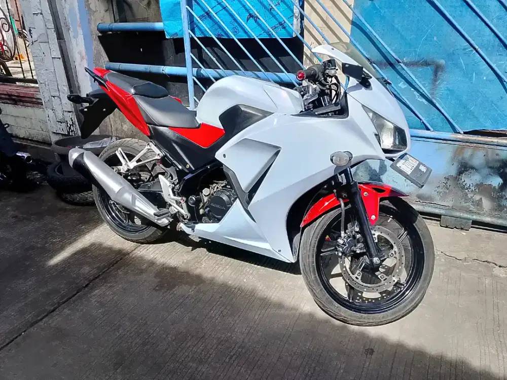 Honda CBR 150 th 2015