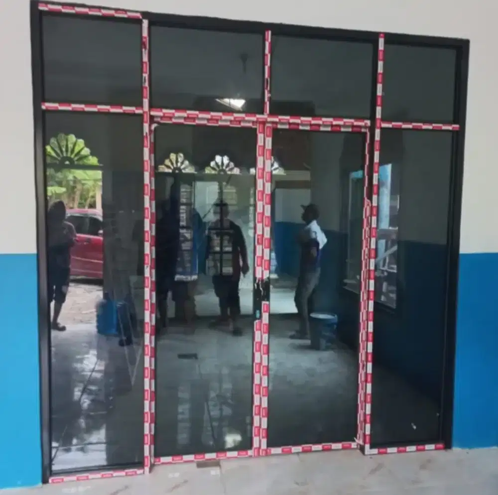 Pintu kaca, Pintu sekat kaca upvc dan aluminium serta kusen