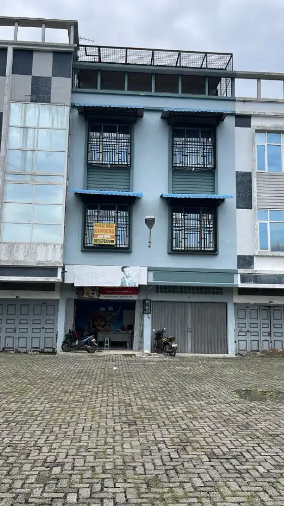 Jual Ruko Gandeng siap huni, Amplas center