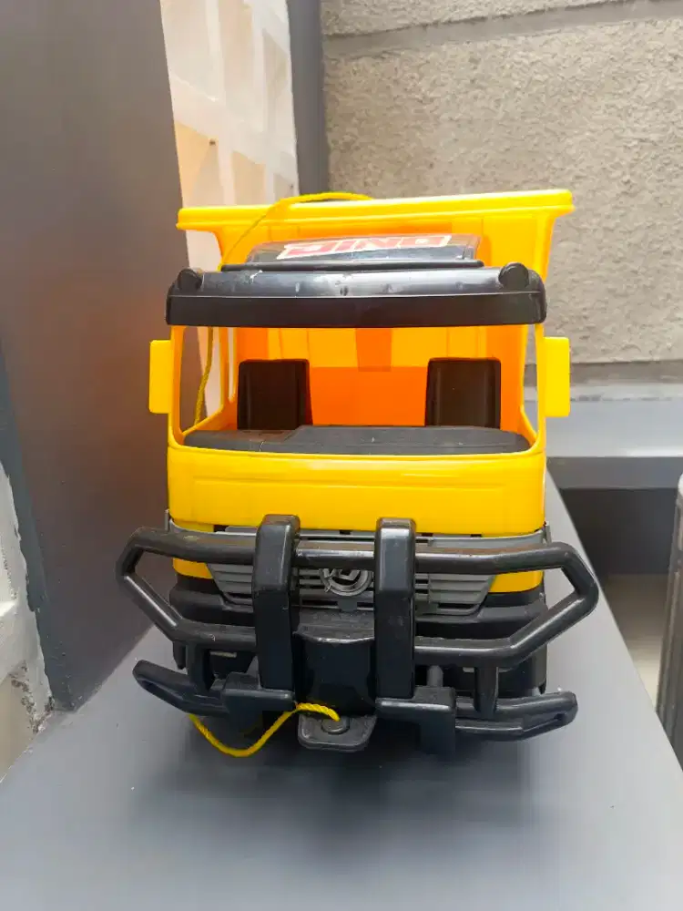 Mainan anak truck