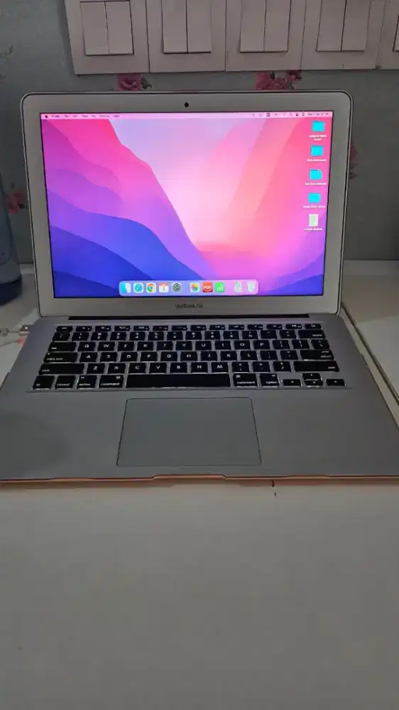 Di jual MacBook Air Early 2015 (13-inch, i5, 8GB RAM, 128GB SSD)