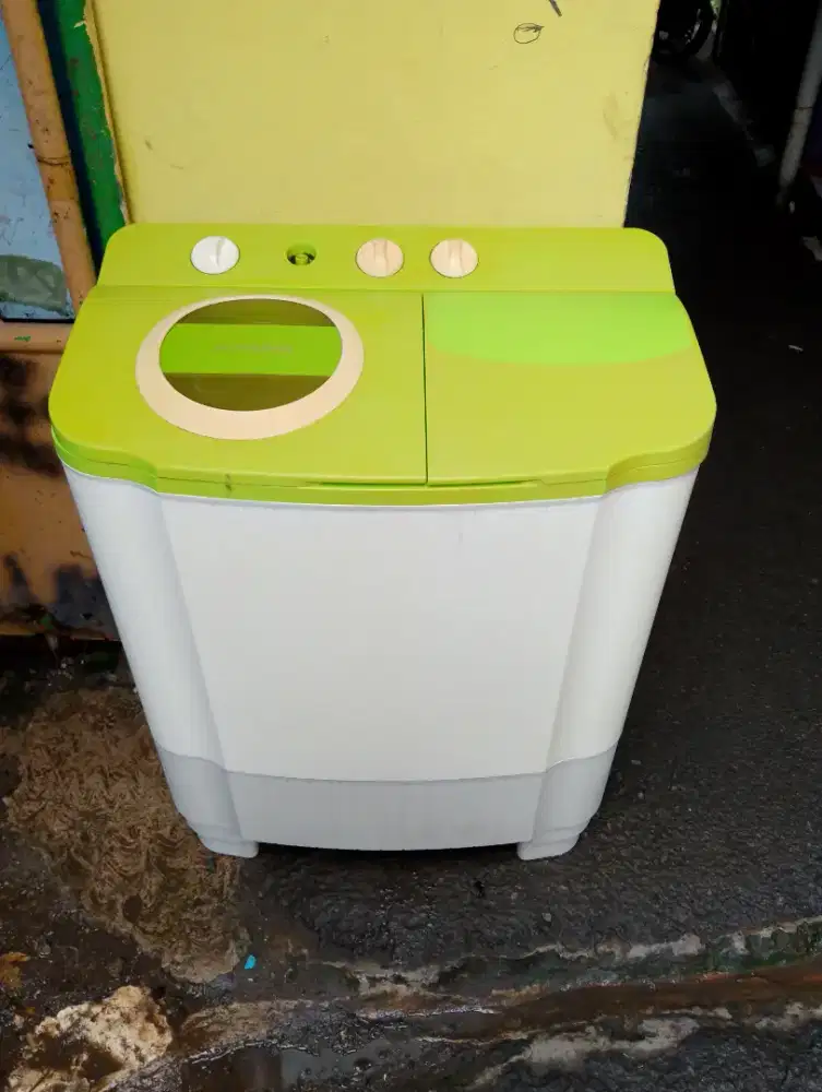 Mesin cuci Polytron 7kg