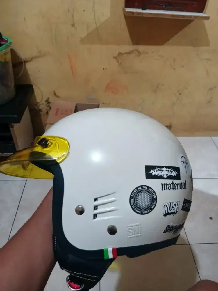Helm putih rx-7