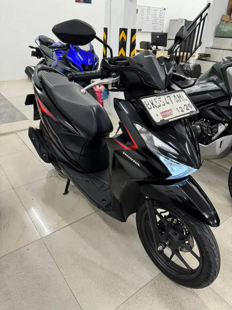 Honda Beat CBS 2024 warna Hitam Glossy 110 CC Motor Matic Harian Irit