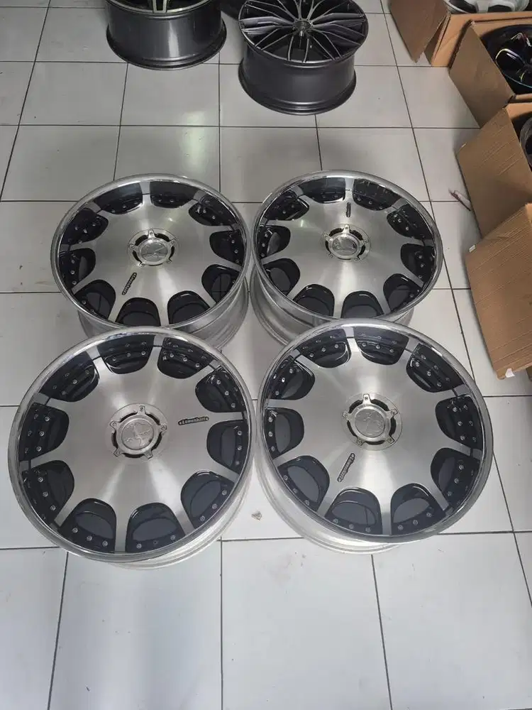 Velg orginal Leonhart R21 pcd 5*112/114.3 lebar 9/10 Et35..4pcs