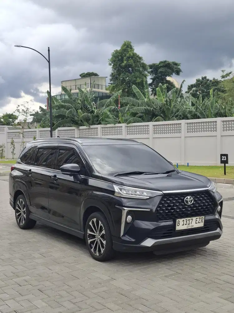 Toyota Avanza Q Non TSS at 2023 KM 23 rb hitam