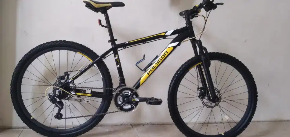 Dijual cepat sepeda gunung polygon monurch 5 normal jarang dipake