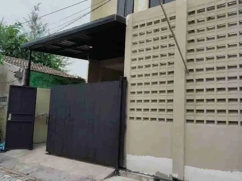 RUMAH MININIMALIS 2 LANTAI TERMURAH LOKASI DI DAERAH WARU WAGE INDAH 2